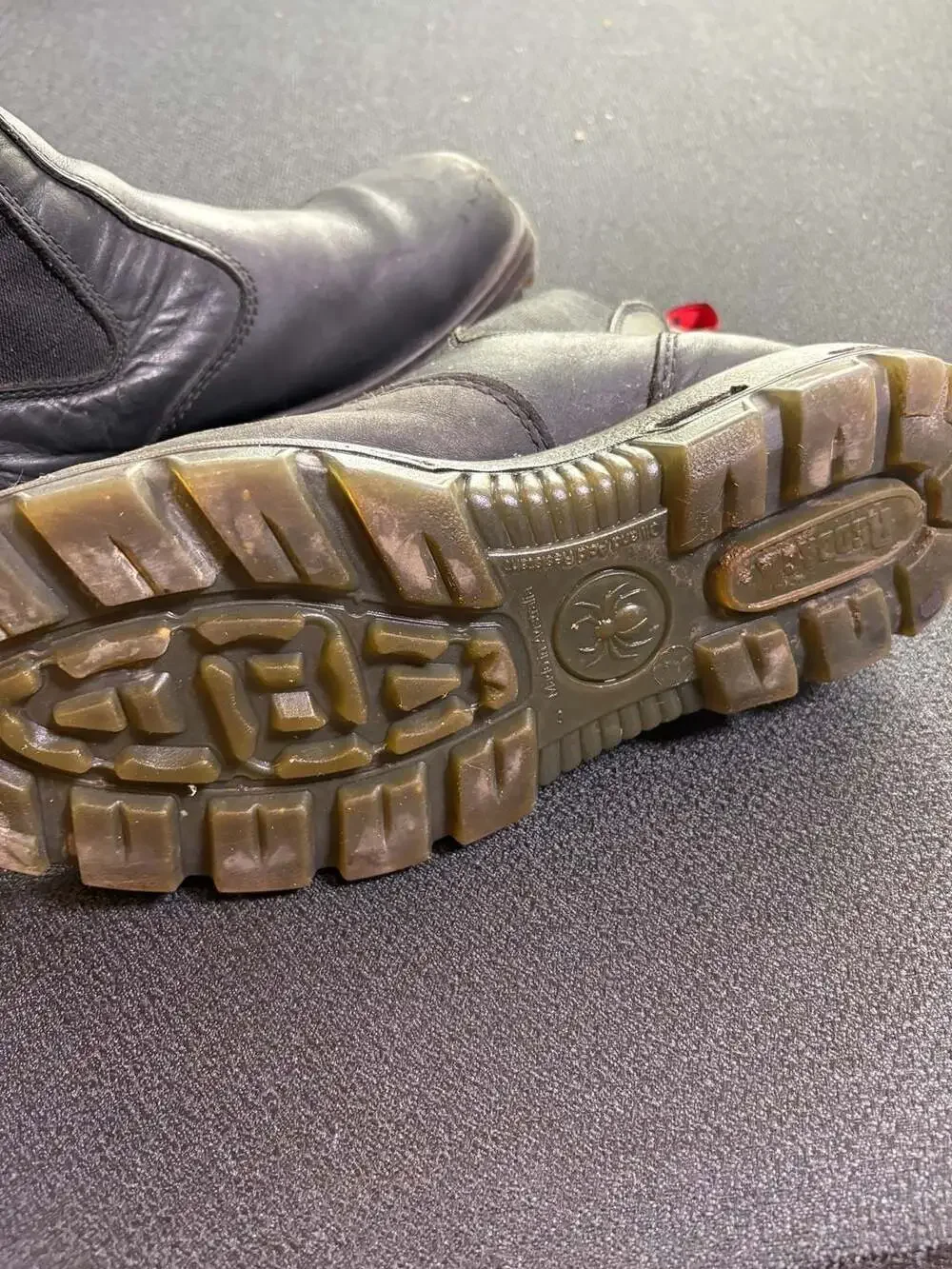 Redback Easy Escape UBBK Black Oil Kip Slip-On Work Boots SZ10